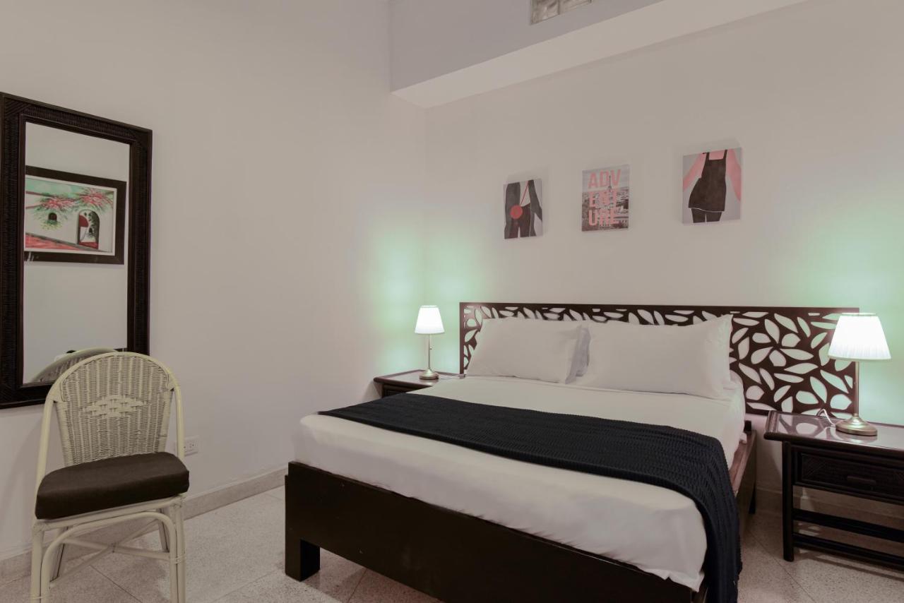 Ph 19 Guesthouse Hotel In Gazcue Santo Domingo Oda fotoğraf