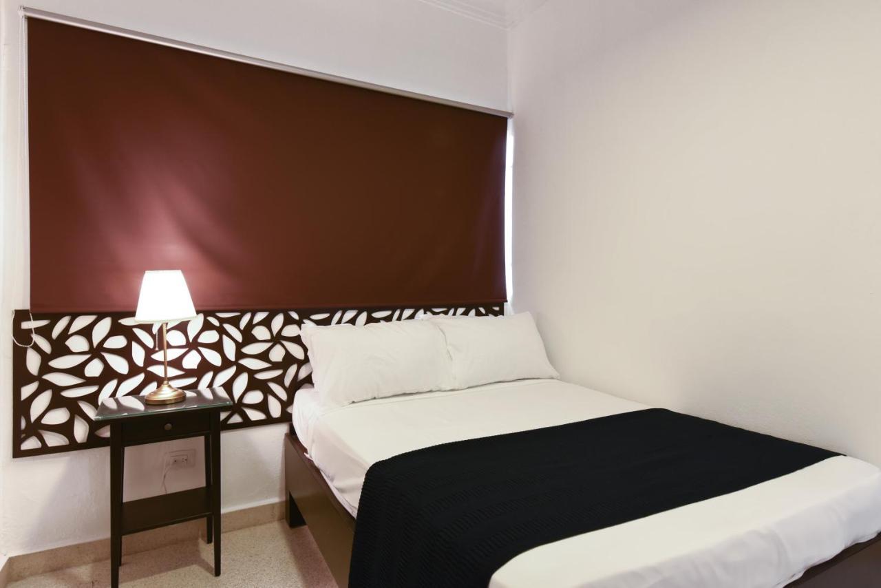 Ph 19 Guesthouse Hotel In Gazcue Santo Domingo Oda fotoğraf