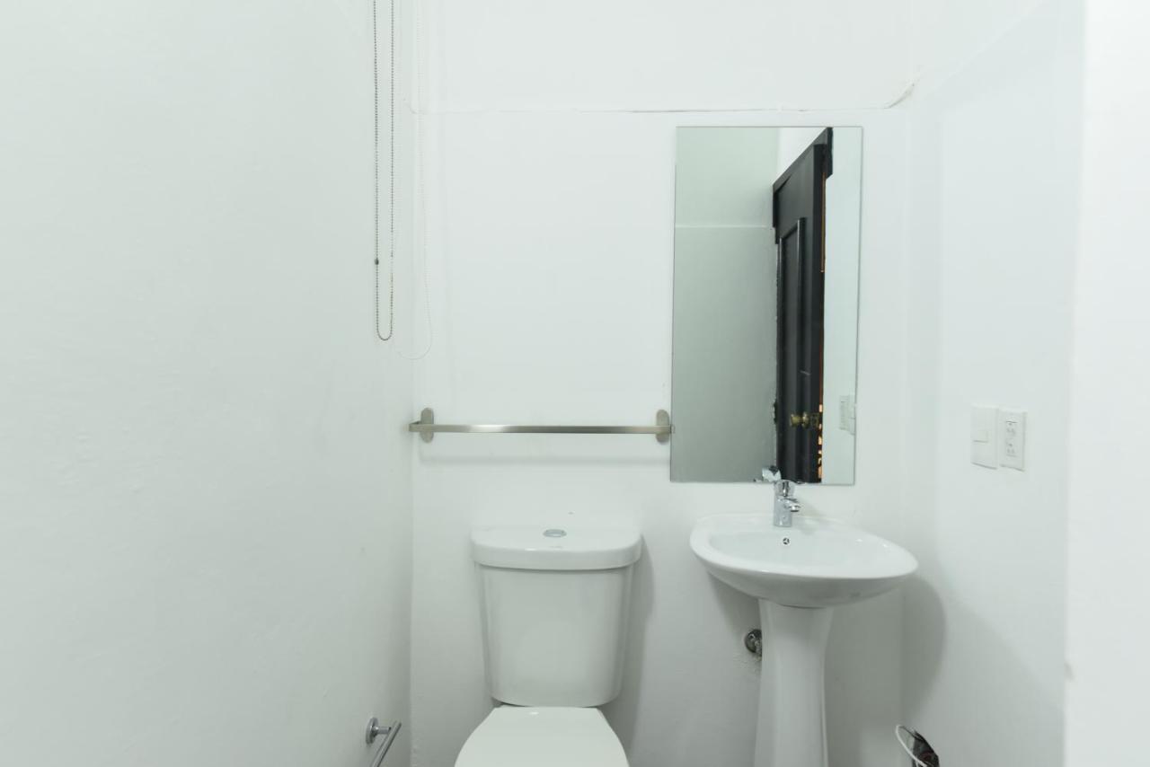 Ph 19 Guesthouse Hotel In Gazcue Santo Domingo Oda fotoğraf